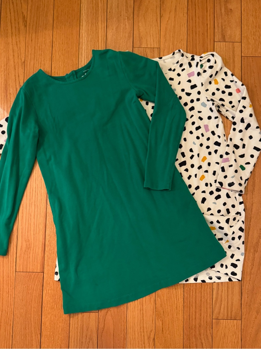 Hanna Andersson White Top with Black Speckle Print & Primary Dress Bundle, Sz 10